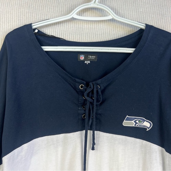 Seattle Seahawks NFL Team Apparel Top Women’s Size 2X and Infinity Scarf - Picture 3 of 12
